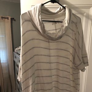 Lou and grey cowl neck short sleeve sweatshirt